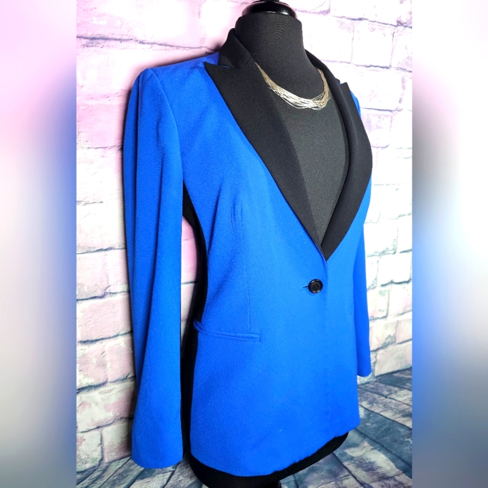 *24-HOUR SALE!* DKNY Blazer